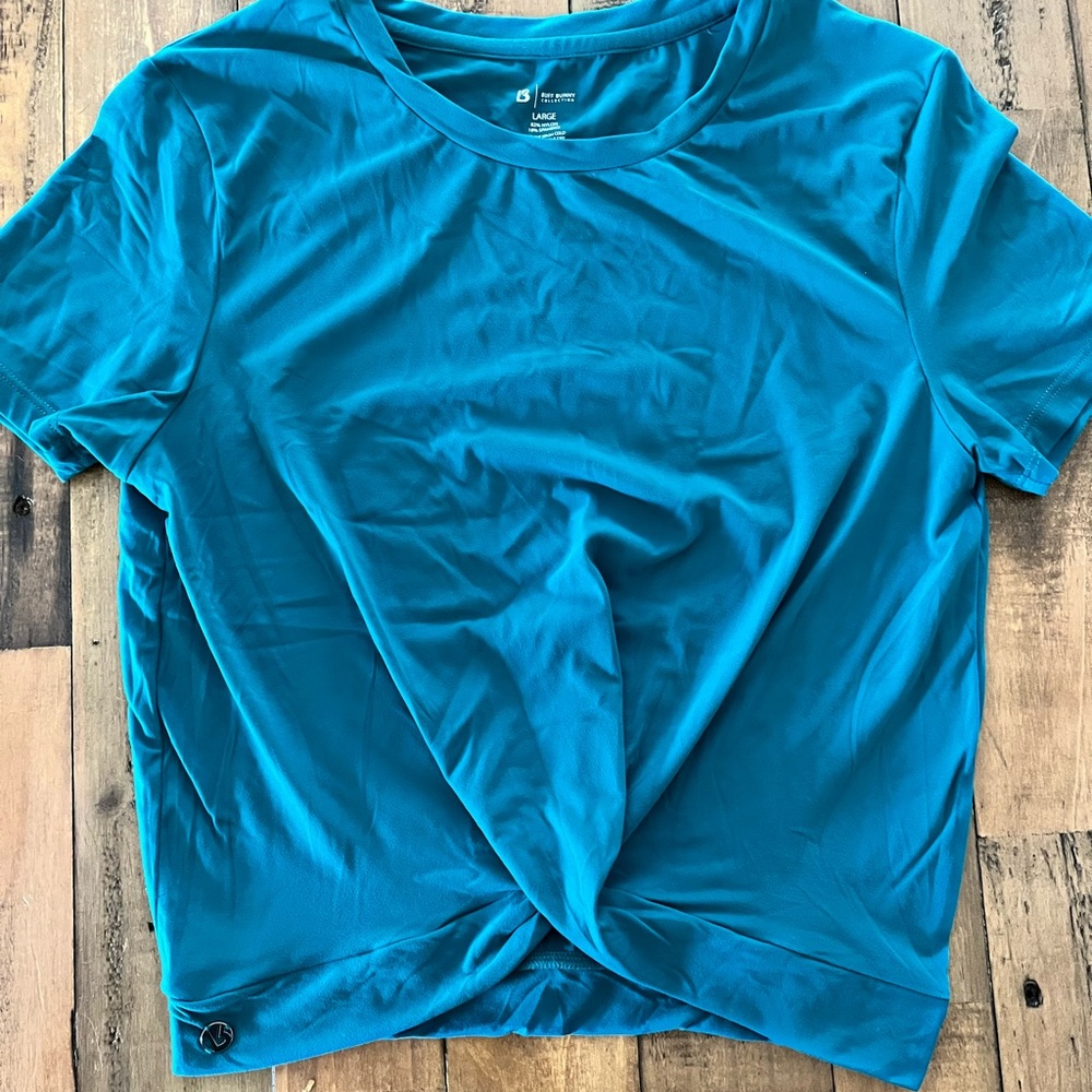 Buffbunny knotty crop tee